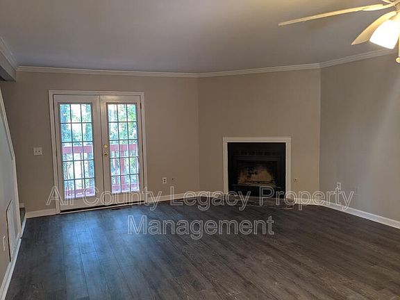4th image of 915 S Indian Creek Dr