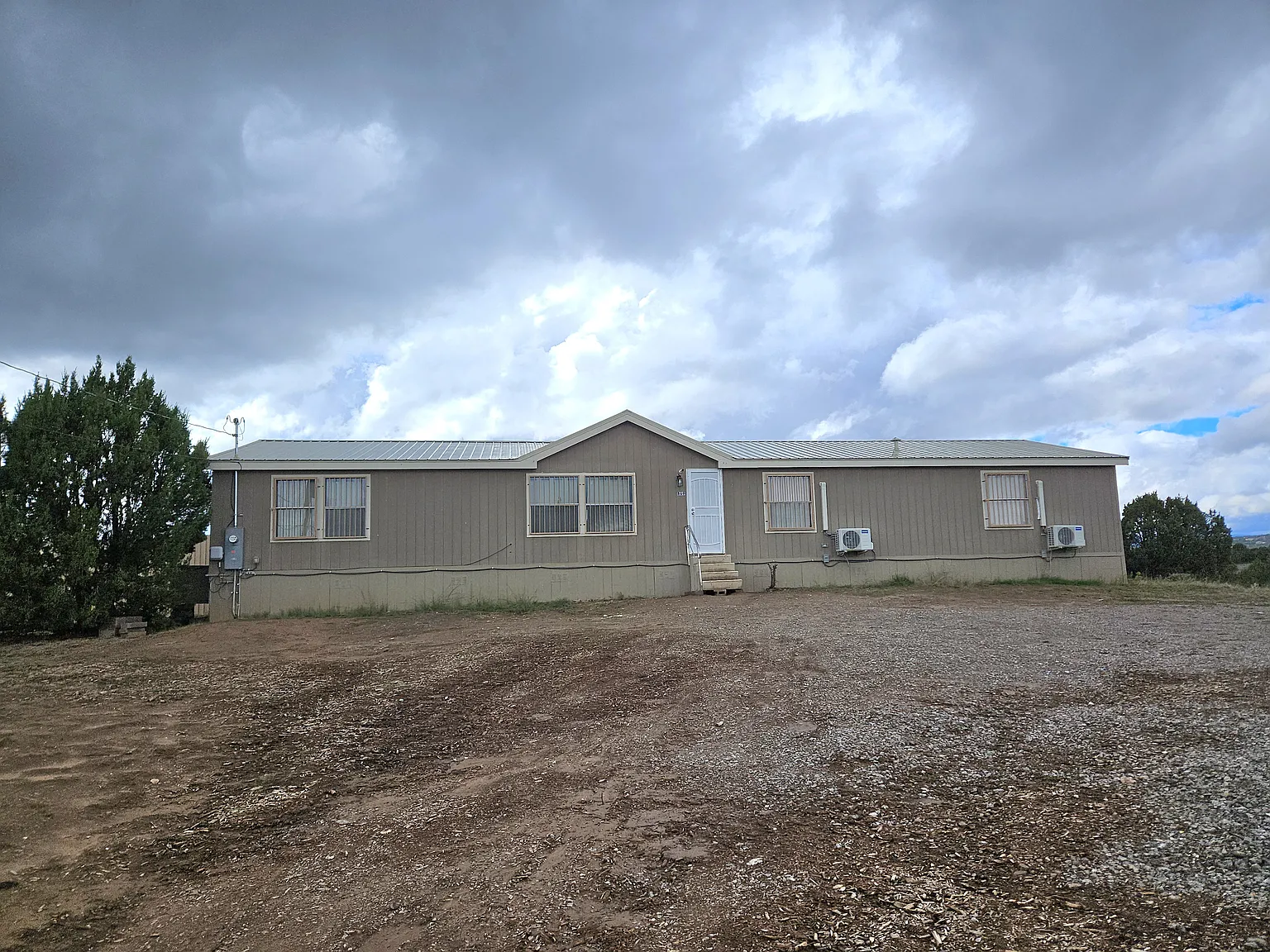 4 bed, 2000 sqft, $2,000 — Photo 1