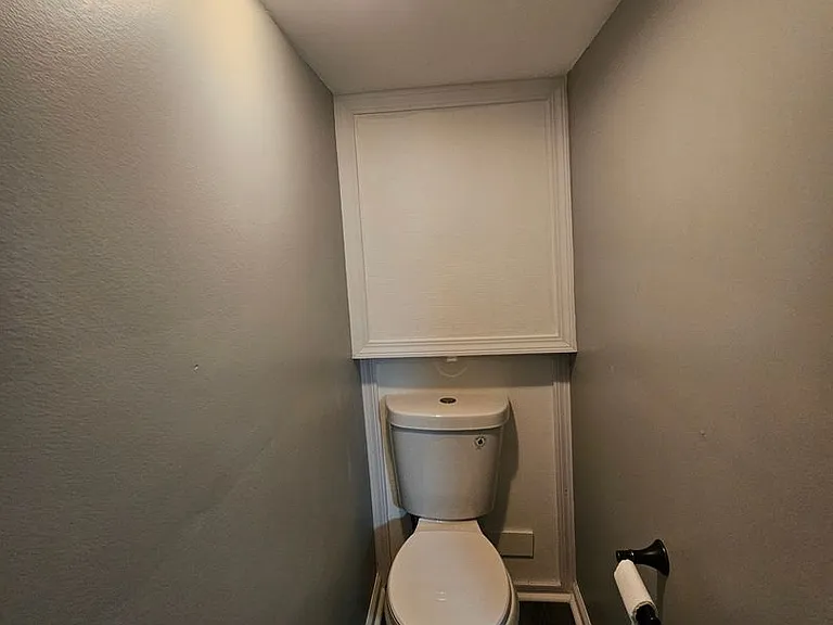 2624 Stella St — Photo 8