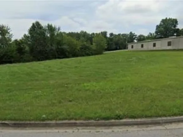 1655 Meadowlark Ln, Excelsior Springs, MO 64024