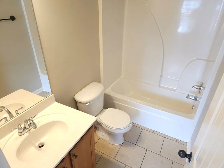 705 Crestland Ave #B7 — Photo 9