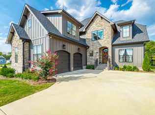 8785 Grey Reed Dr, Ooltewah, TN 37363
