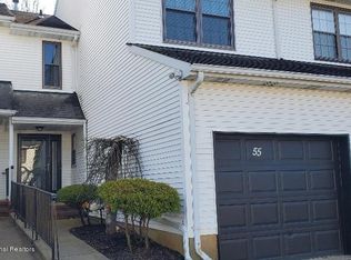 55 Chestnut Way, Manalapan, NJ