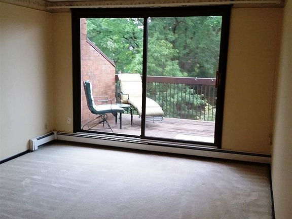 5th image of 2929 Sunnyside Dr #300