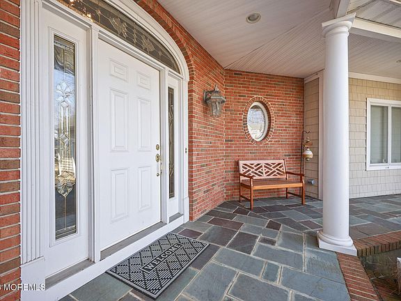 5th image of 66 Seneca Place