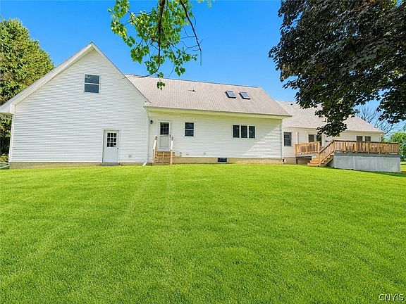 3rd image of 373 Luce Rd