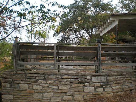 3rd image of 106 Woodcreek Dr