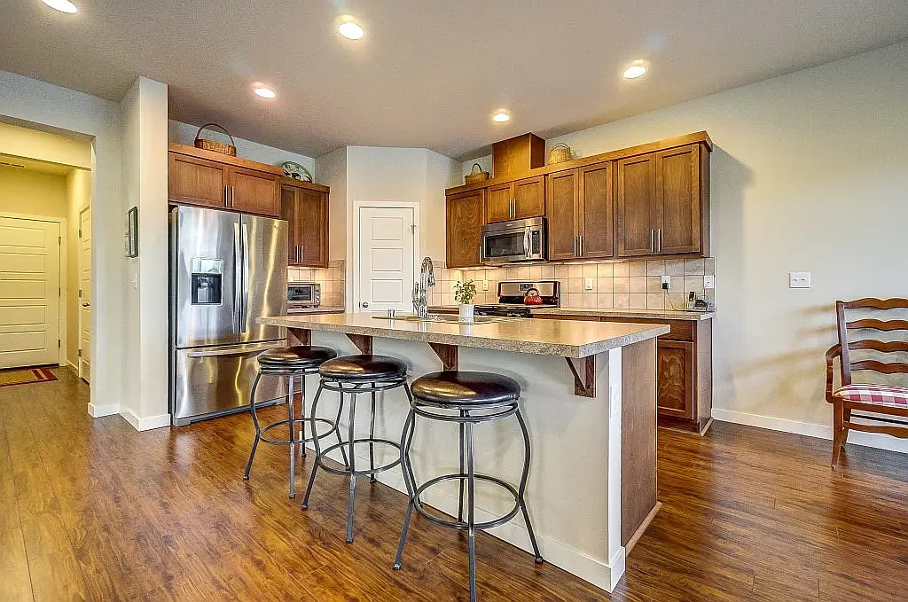 3 bed, 2.5 bath, 1919 sqft, $3,100 — Photo 4