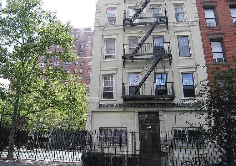 1st image of 320 W 17th St APT 1RW