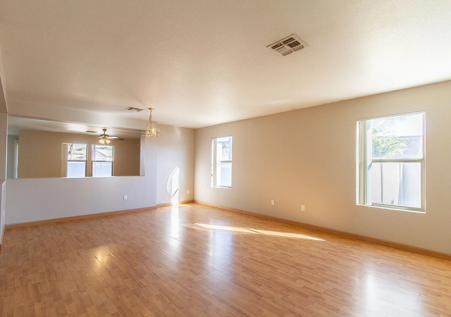 Wonderful property on corner lot!! — Photo 3