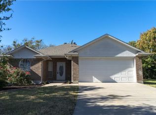 519 N 1st St, Krum, TX 76249