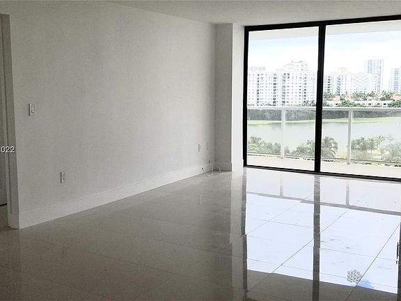 5th image of 3701 N Country Club Dr APT 1006