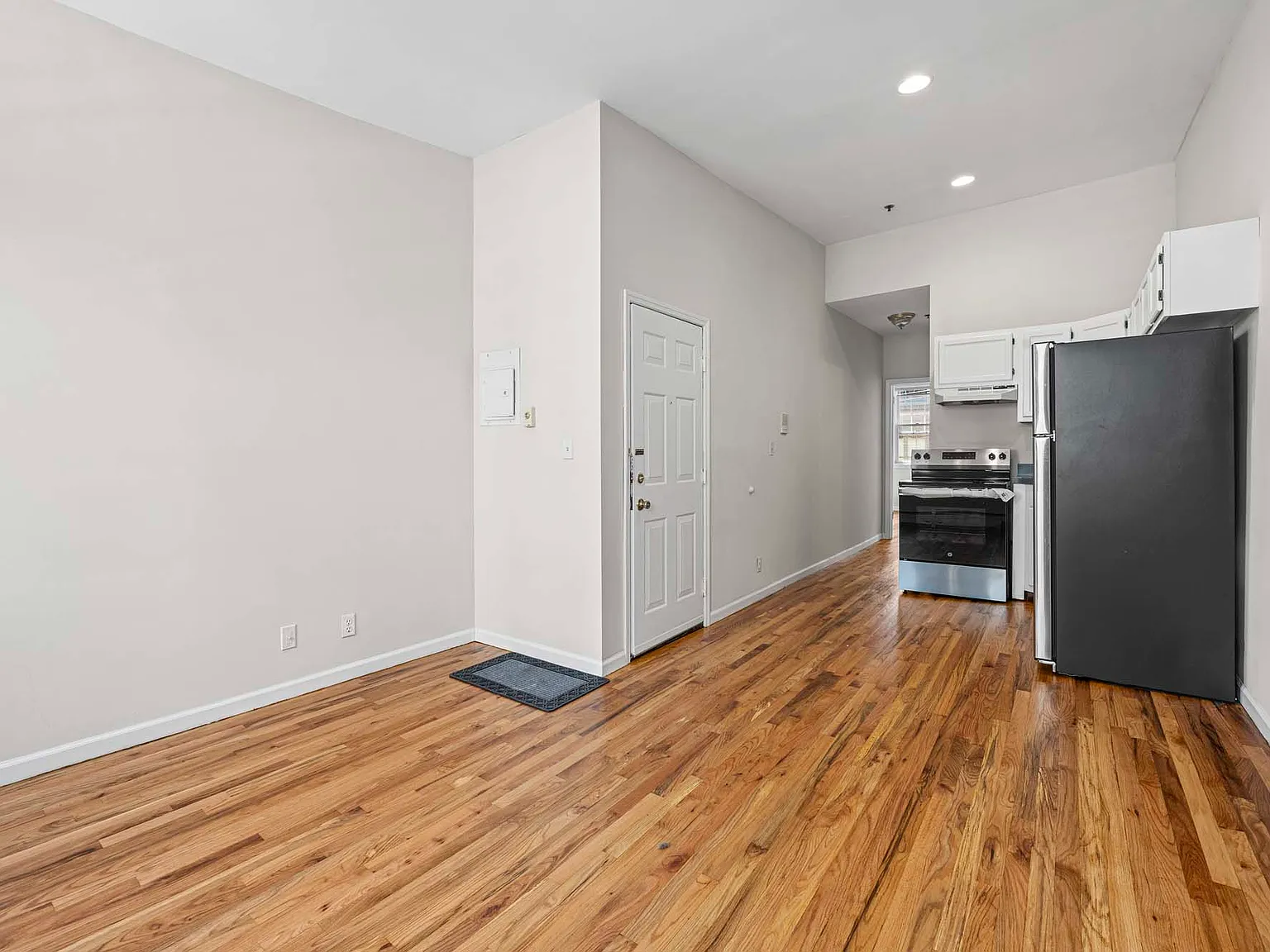 1 bed, 600 sqft, $2,200 — Photo 2