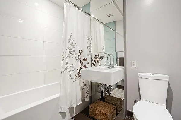 Sold by Avenue Sotheby's International Realty | media 21
