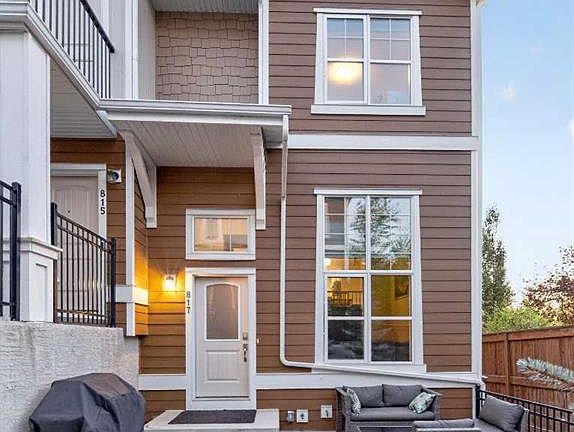 2nd image of 817 NE Cranbrook Walk SE
