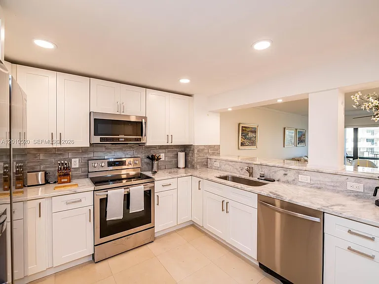 5000 N Ocean Blvd #506 — Photo 14