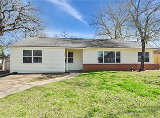727 Mary Lake Dr, Bryan, TX 77802