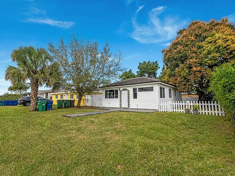 8861 SW 127th Ter — Photo 101