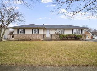 1714 Bataan St, Joliet, IL 60435
