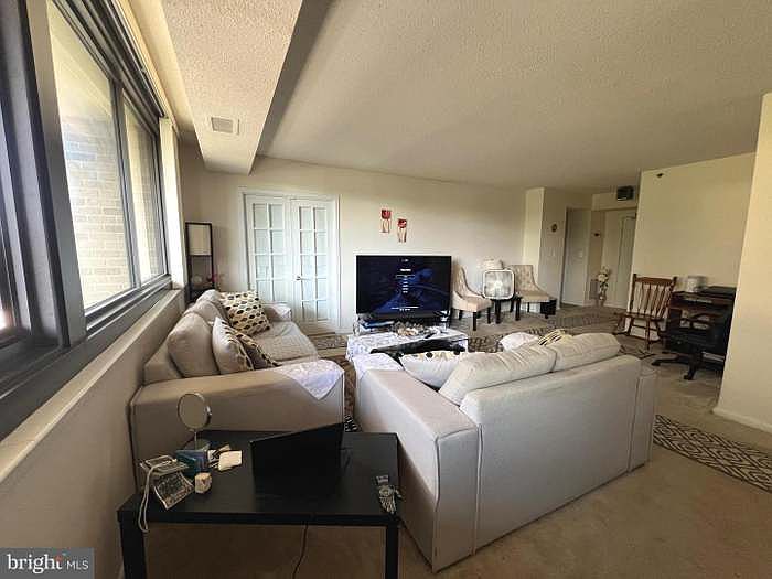 2nd image of 2101 N Monroe St #11