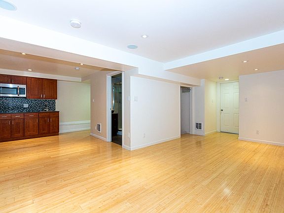 4th image of 4287 26th St