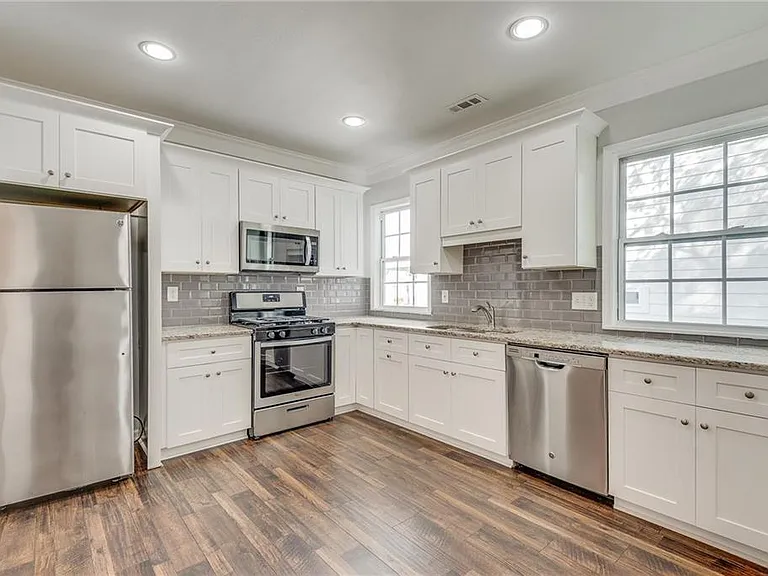 244 Laurel Ave SW — Photo 15