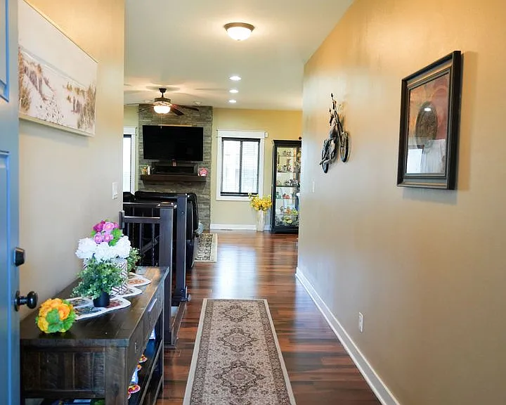 14820 Horton Ave — Photo 5