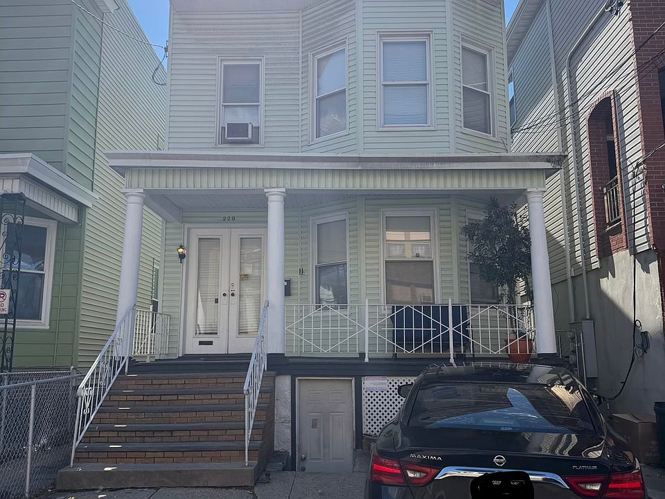 1st image of 229 Virginia Ave Floor 1