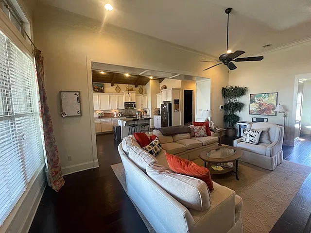 107 Camry Dr — Photo 8