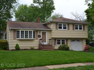 174 Wyckoff Ave, Waldwick, NJ 07463