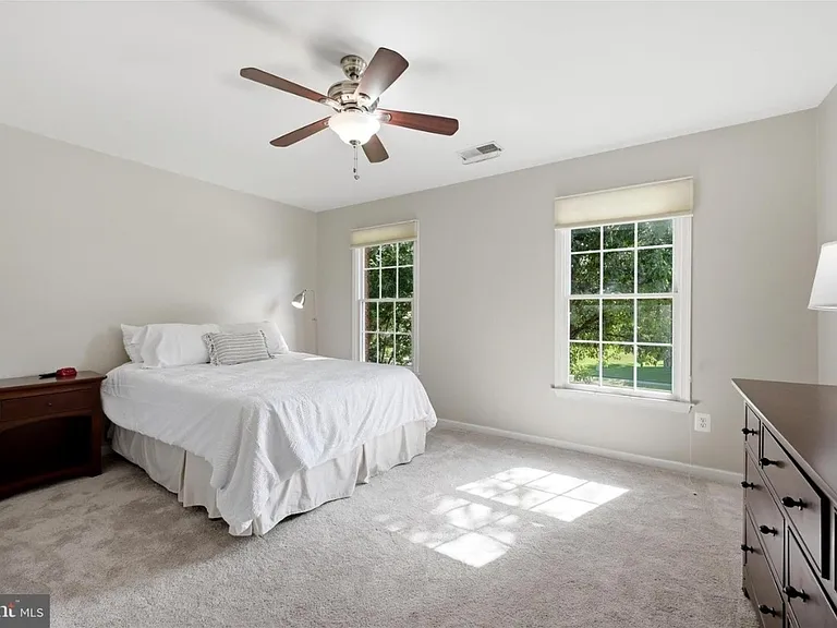 22806 Oatlands Grove Pl — Photo 58