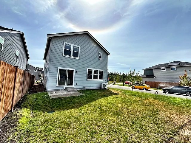 1561 SW Fielder Pl — Photo 28