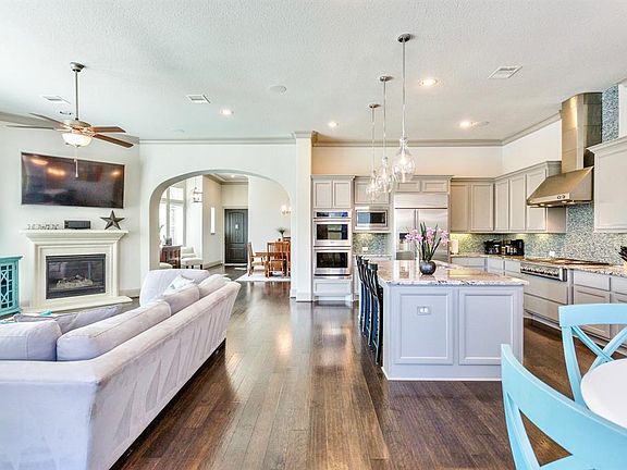3rd image of 86 Quiet Way Ln