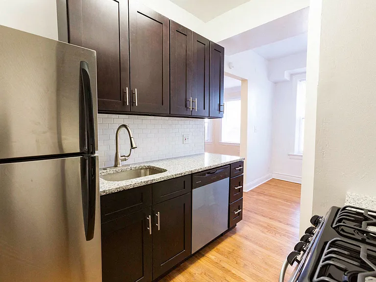 4400-10 N. Ashland Ave. / 1600-10 W. Montrose Ave. — Photo 13