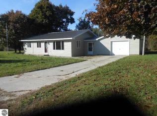 5030 W Pleasant Valley Rd, Blanchard, MI 49310