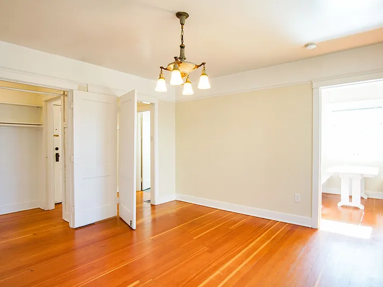 2238 SE Madison St #11 — Photo 4