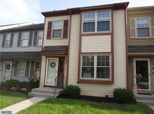 18 Village Ct, Audubon, NJ 08106