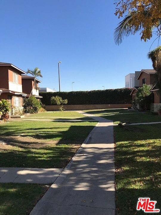 2nd image of 6 Squaw Peak Ln