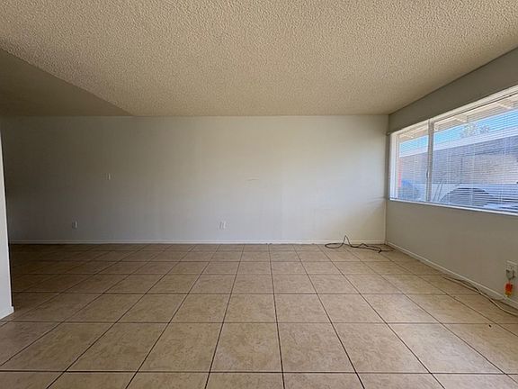 4th image of 25380 Park Ave