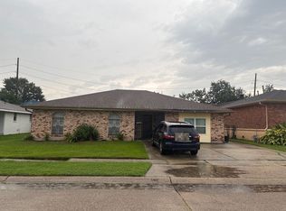 213 Willowbrook Dr, Gretna, LA 70056