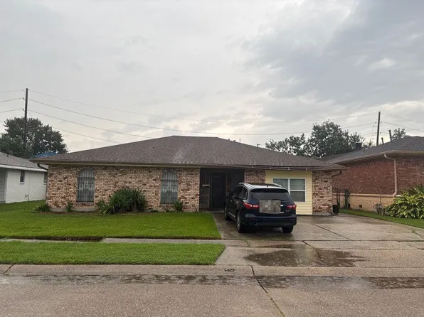 213 Willowbrook Dr, Gretna, LA 70056