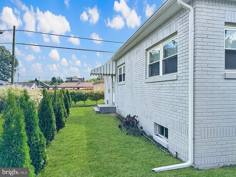 66 Saylor St — Photo 15