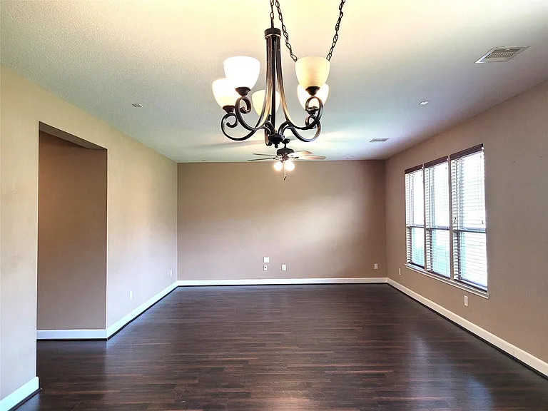 24015 Buffalo Cove Ln — Photo 5