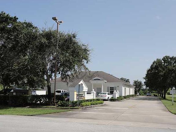 2nd image of 805 37th Pl