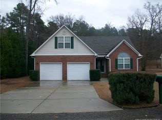 308 Timber Ridge Dr, Raeford, NC 28376