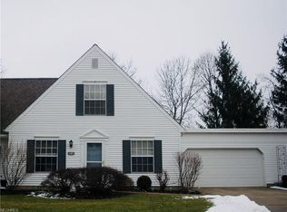 3310 Brookpoint Ln, Cuyahoga Falls, OH 44223
