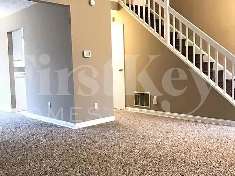 5683 Colonist Cir — Photo 2