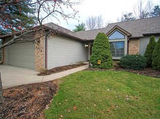 4832 Pond Dr NW, Canton, OH 44720