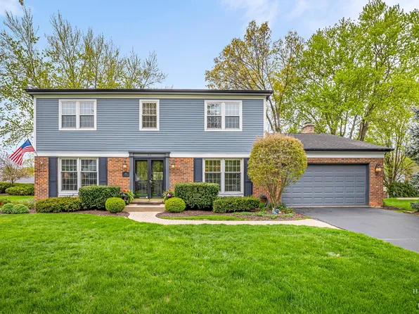 210 S Valley Rd, Barrington, IL 60010