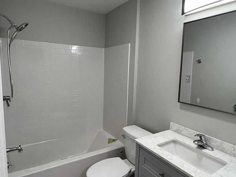 39 Washington St #2 — Photo 4